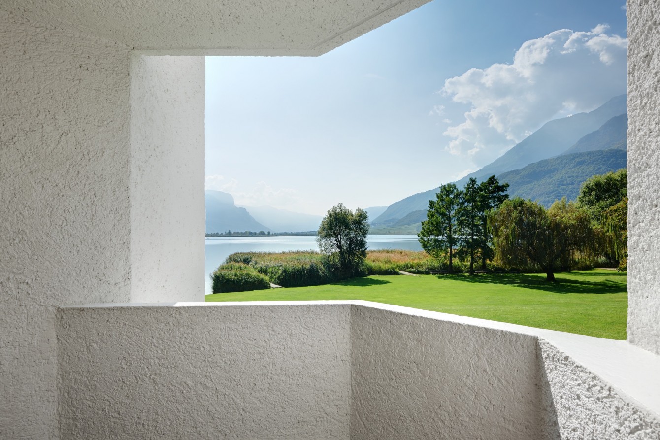 Seehotel Ambach, Architektur, Loggia