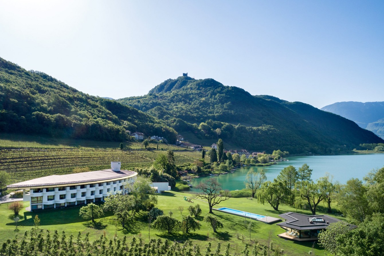 Seehotel Ambach Drone Kaltern Caldaro See Lago Südtirol Alto Adige South Tyrol