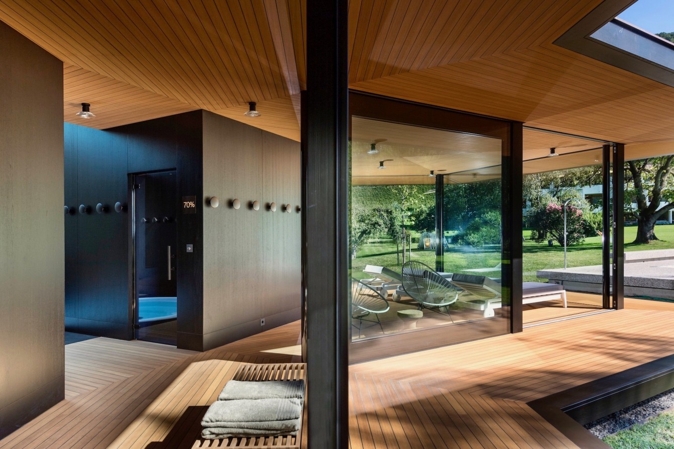 seehotelambach_badehaus_spa_pool_kalternamsee