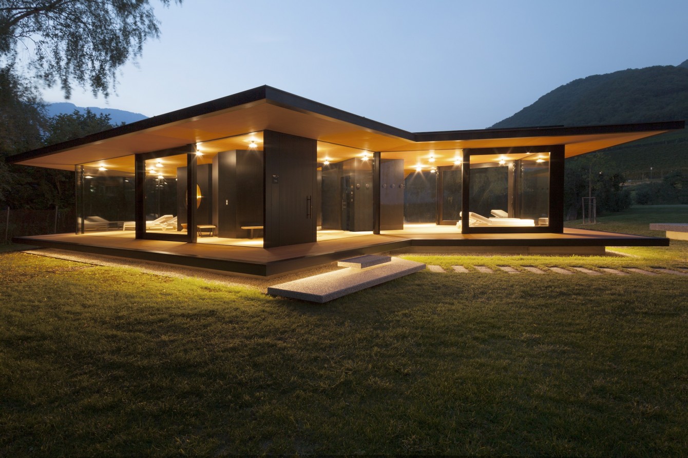 badehaus_outdoor_night