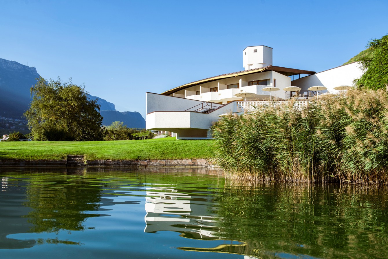 Blick zum Seehotel Ambach